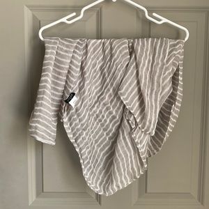 Grey & white Jcrew scarf.